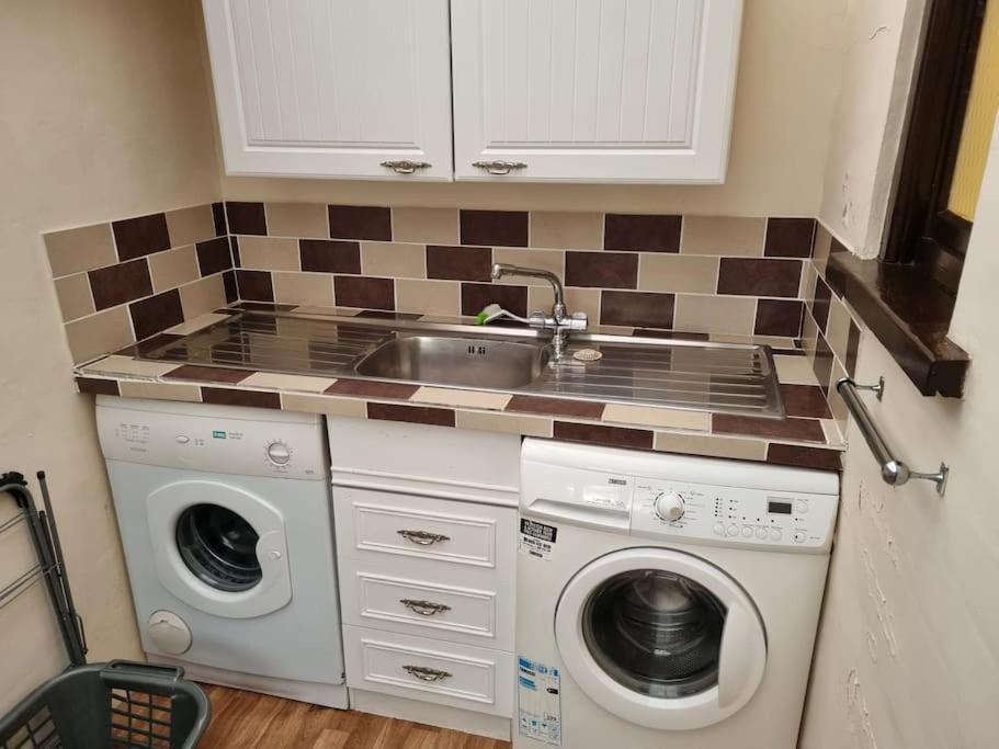 Spacious Detached Home With Beautiful Seaviews, Sleeps 6 Trimingham エクステリア 写真