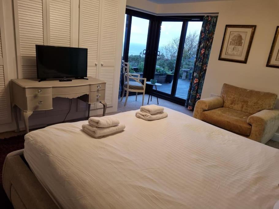 Spacious Detached Home With Beautiful Seaviews, Sleeps 6 Trimingham エクステリア 写真